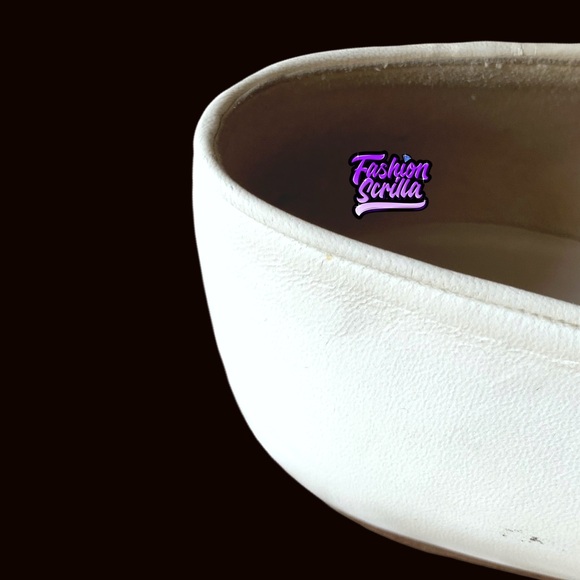 Chanel Vintage Ballerina Ballet Flats White Black Two Tone Leather Gold CC Logo - Picture 10 of 12